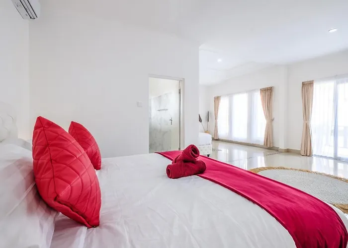 Villa Luxury Minimalist White Angel In Seminyak, Sleeps 21 People In Total Seminyak