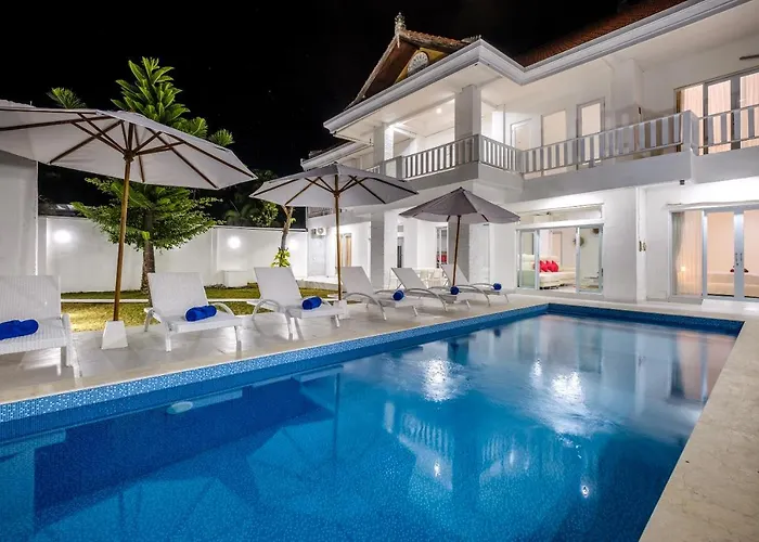 Luxury Minimalist White Angel In Seminyak, Sleeps 21 People In Total Seminyak