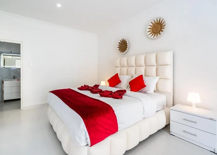 Luxury Minimalist White Angel In Seminyak, Sleeps 21 People In Total * Seminyak