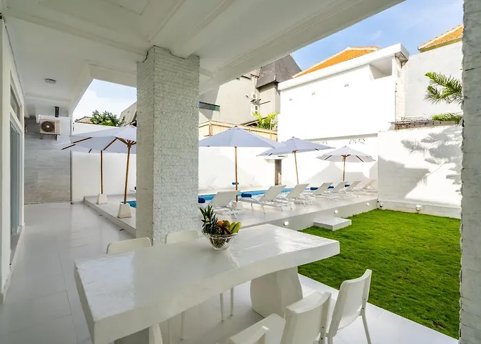 Luxury Minimalist White Angel In Seminyak, Sleeps 21 People In Total Villa