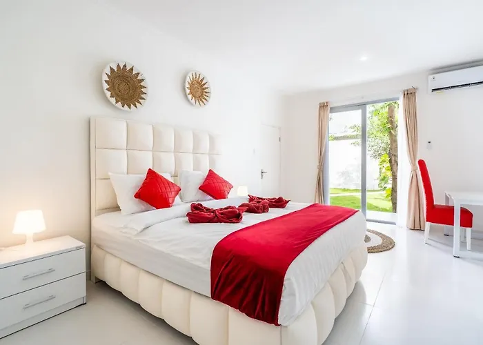 Luxury Minimalist White Angel In Seminyak, Sleeps 21 People In Total * Seminyak
