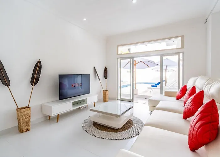 Luxury Minimalist White Angel In Seminyak, Sleeps 21 People In Total *