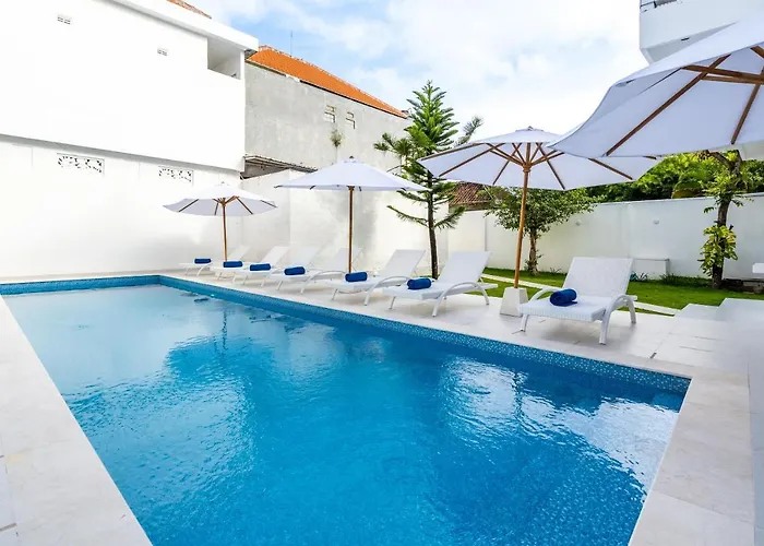 Luxury Minimalist White Angel In Seminyak, Sleeps 21 People In Total Villa *