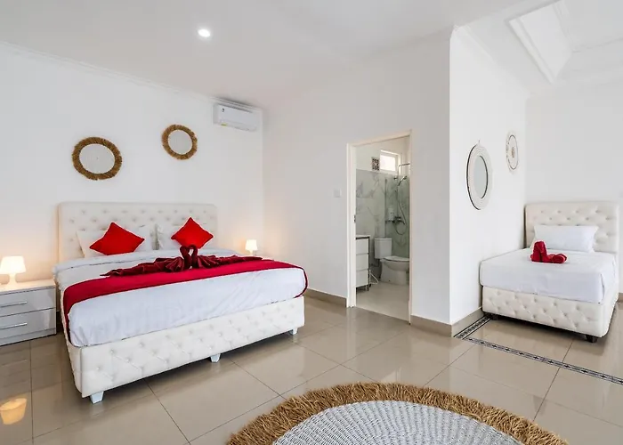 Luxury Minimalist White Angel In Seminyak, Sleeps 21 People In Total *