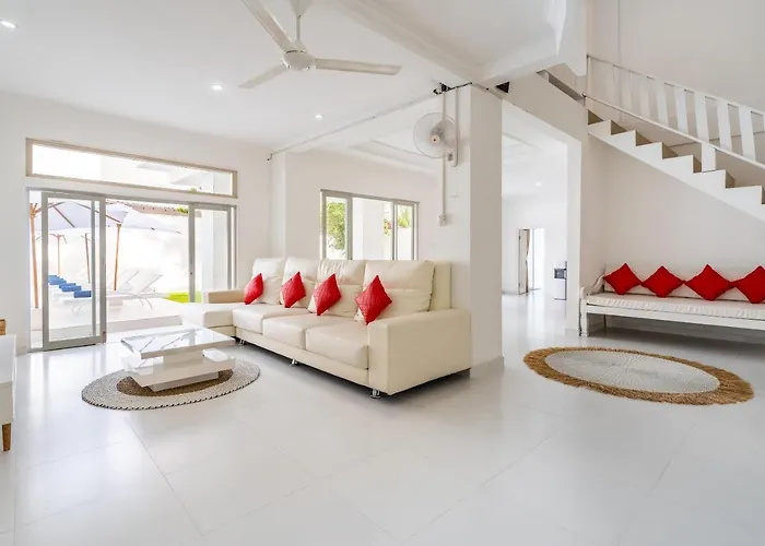 Luxury Minimalist White Angel In Seminyak, Sleeps 21 People In Total Seminyak