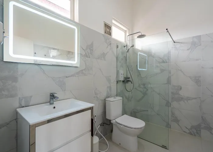 Luxury Minimalist White Angel In Seminyak, Sleeps 21 People In Total Villa *