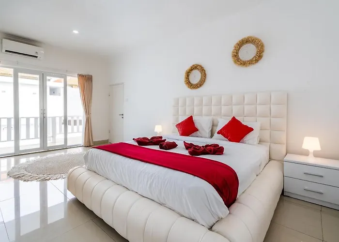 Luxury Minimalist White Angel In Seminyak, Sleeps 21 People In Total