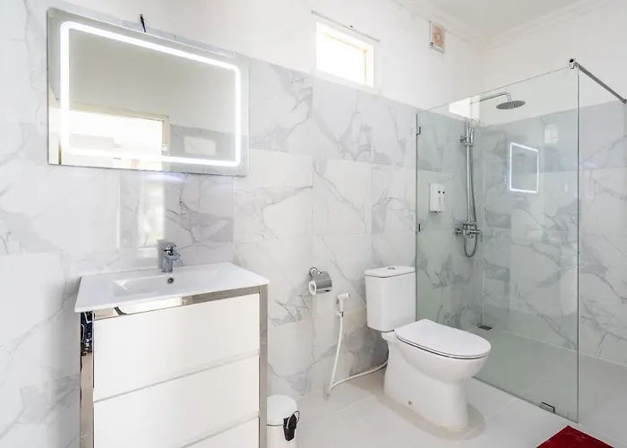 Villa Luxury Minimalist White Angel In Seminyak, Sleeps 21 People In Total Seminyak