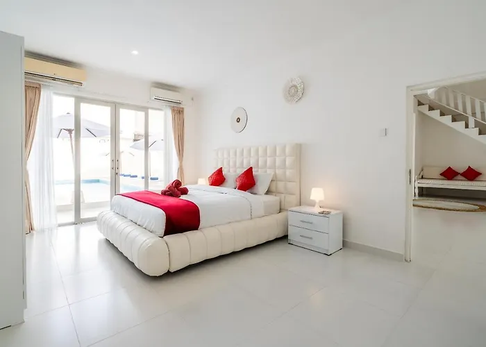 Luxury Minimalist White Angel In Seminyak, Sleeps 21 People In Total * Seminyak