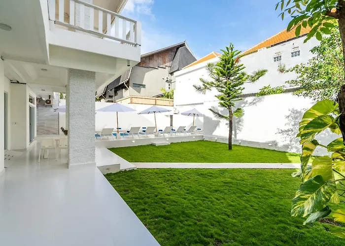 Luxury Minimalist White Angel In Seminyak, Sleeps 21 People In Total
