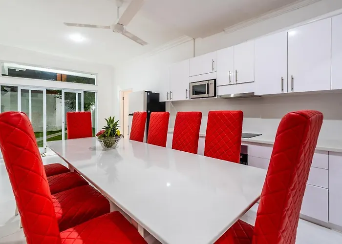 Villa Luxury Minimalist White Angel In Seminyak, Sleeps 21 People In Total Seminyak
