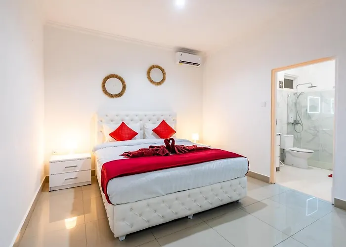 Luxury Minimalist White Angel In Seminyak, Sleeps 21 People In Total Villa